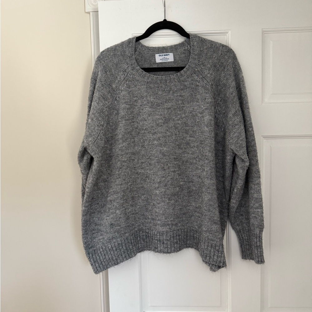 Old Navy Heather Gray Women's Crew Neck Sweater
